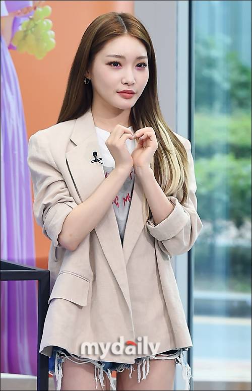 ▲ 청하 '민낯보다 못해 보여'