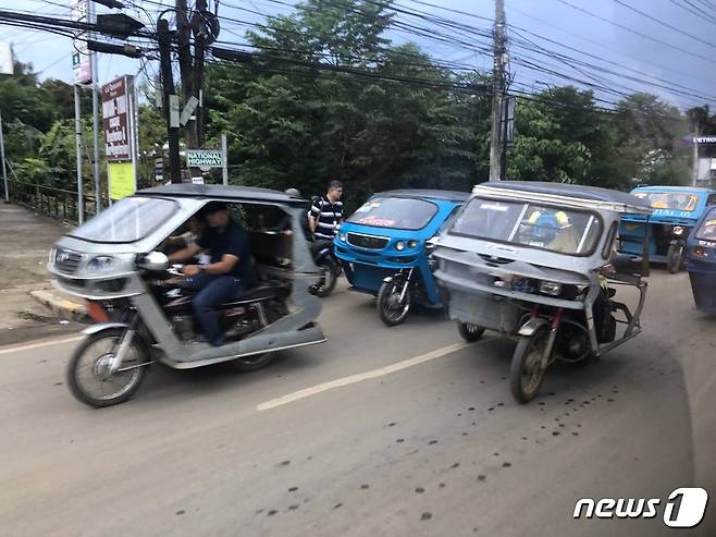 팔라완의 퇴근 풍경. 필리핀도 퇴근거리는 붐비고 정신이 없었다. © News1 문대현 기자