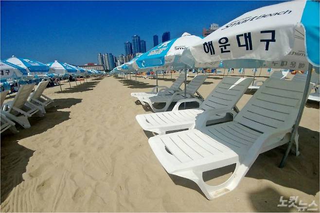 20일 넘게 이어진 기록적인 폭염에 부산 해운대해수욕장에도 피서객들의 발걸음이 급감했다. (사진=송호재 기자)