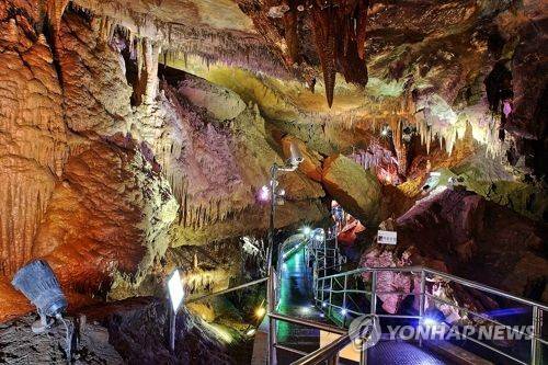 천곡동굴 내부 모습 [동해시 제공]