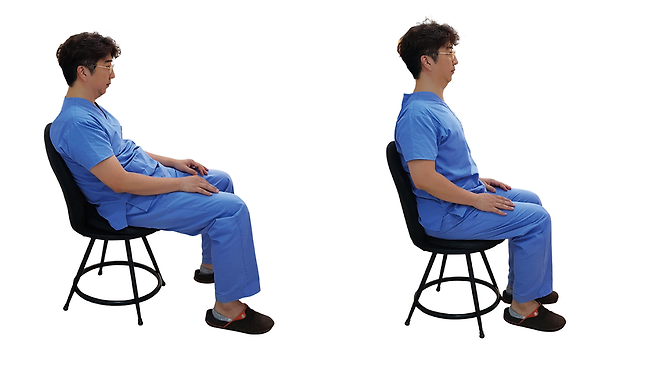 왼쪽이 바르지 않은 자세, 오른쪽이 바른 자세. ⓒ 유재욱 제공