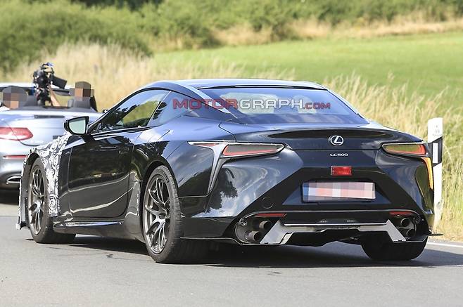렉서스 LC F 시험주행차
