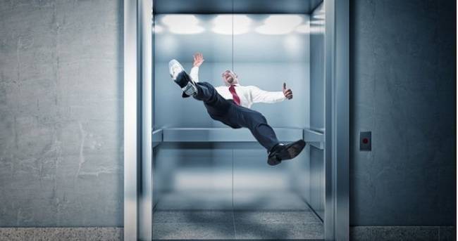 서울시내 한 상가 건물의 엘리베이터가 갑자기 추락해 승객 8명이 공포에 떨어야 했다. 다행히 이번 사건으로 인명피해는 발생하지 않았다. [사진=123RF]