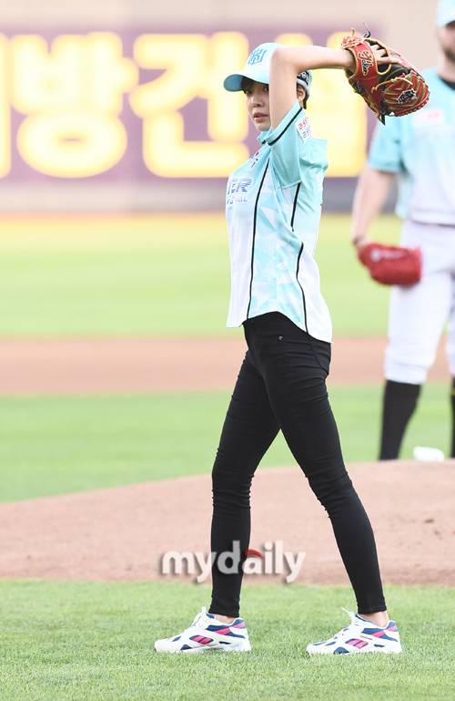 ▲ 임세미 '글러브보다 작은 머리'