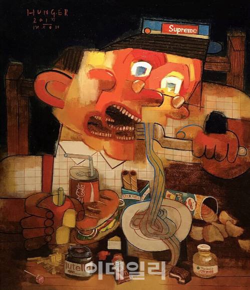 문형태의 ‘배고픔’(2017). 한 얼굴 위로 교차하는 또 하나의 얼굴이 보인다. 그 하나는 외로움이고 그리움이다. 문 작가는 그 둘을 교묘히 감출 줄 안다. “감정에 화장하는 듯한 느낌. 불편한 것을 하나씩 숨겨놨다가 어느 순간 꺼내 그린다”고 했다(사진=선화랑).