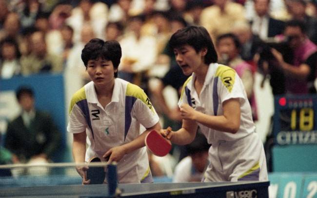 Hyun Jung-hwa, right, plays alongside North Korean table tennis player Li Pun-hui at the 1991 World Championships in Chiba, Japan. (Provided by Hyun Jung-hwa)