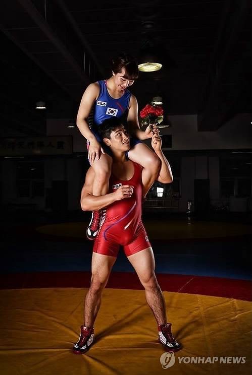 (서울=연합뉴스) 한국 레슬링 부부 국가대표공병민과 이신혜<< 공병민 선수 제공 >>