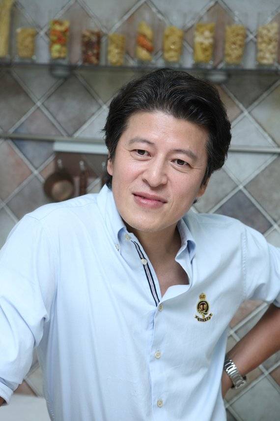 권해효