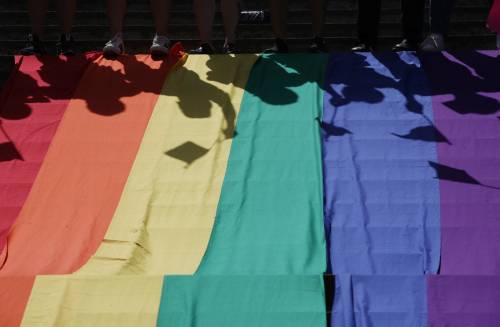 지난해 6월&nbsp;서울 세종문화회관 앞에서 열린 아시아 성소수자 합창페스티벌 ‘핸드 인 핸드 서울 2017` 기자회견 현장. 연합뉴스