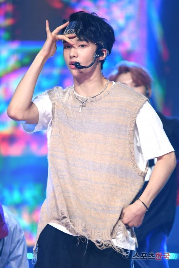 '쇼 챔피언' 무대에 선 스트레이키즈 현진. 사진=장동규 기자 jk31@hankooki.com