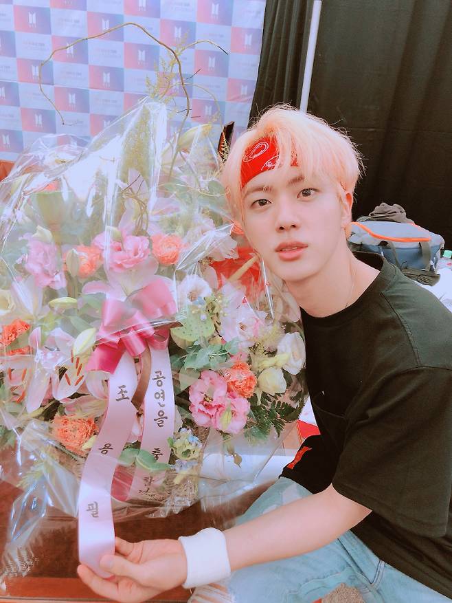 (사진=방탄소년단 트위터)