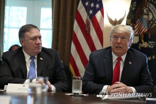 도널드 트럼프 미국 대통령과 마이크 폼페이오 국무장관 [EPA=연합뉴스]