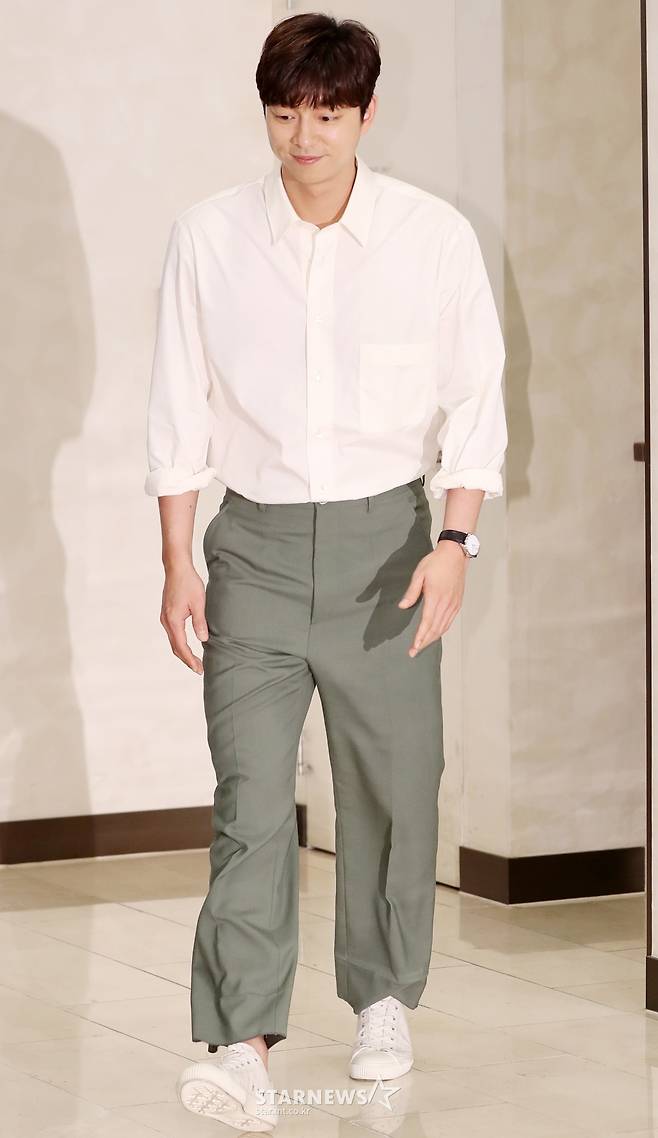 [★포토]공유, '너무 큰 바지핏'