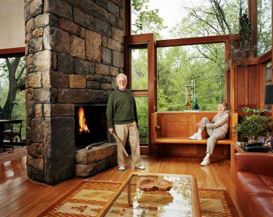 건축주 피셔 부부. 그들은 “다른 분도 이 집에 가득차 있는 훌륭한 점을 우리와 함께 공유할 수 있었으면 좋겠다”고 말했다.  Pinterest 사진