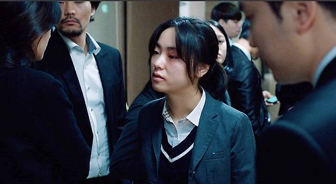 '죄 많은 소녀'의 전여빈