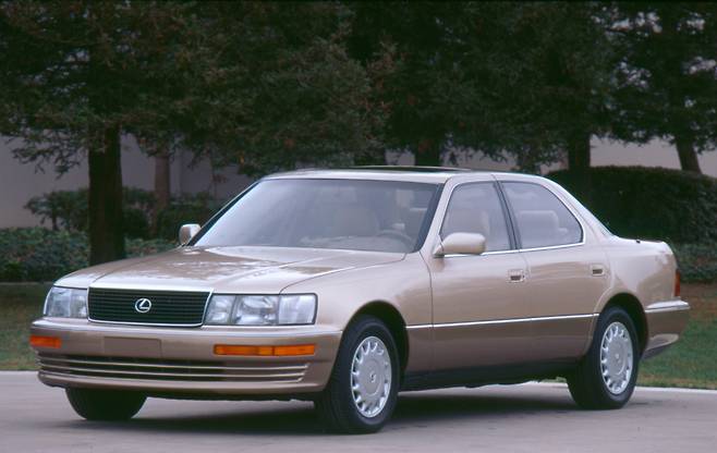 1세대 1990년형 LS 400 /사진=렉서스