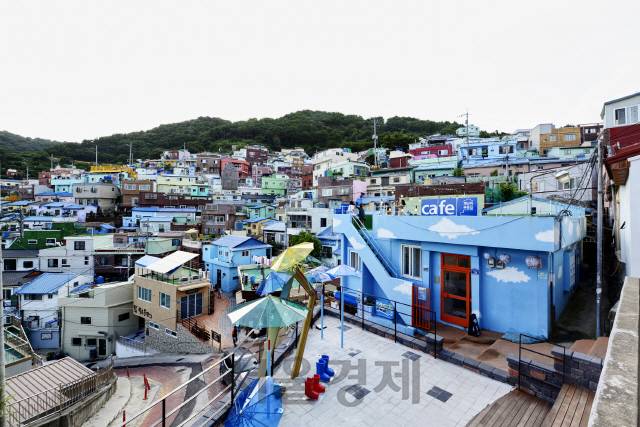 부산 사하구의 ‘감천문화마을’