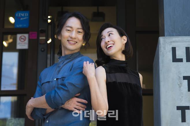 서울시향 오페레타‘ ’캔디드‘에 참여하는 뮤지컬배우 마이클 리(왼쪽), 킴 바홀라 부부(사진=서울시향).