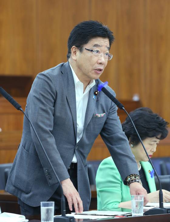 2일 발표된 자민당 당직인사에서 총무회장에 임명된 가토 가쓰노부 전 후생노동상[사진=지지통신 제공]