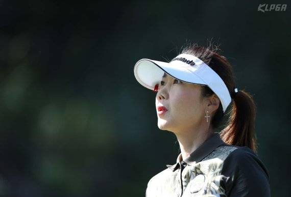 강수연