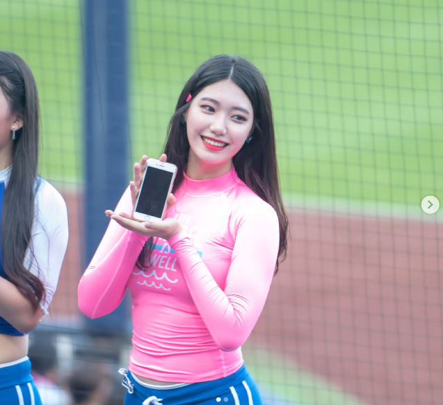 S-girl] '99년생 핫루키' 치어리더 박현영, 파란피의 베이글녀