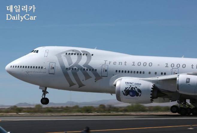 롤스로이스 엔진이 탑재된 B747 (제공: 롤스로이스 plc)