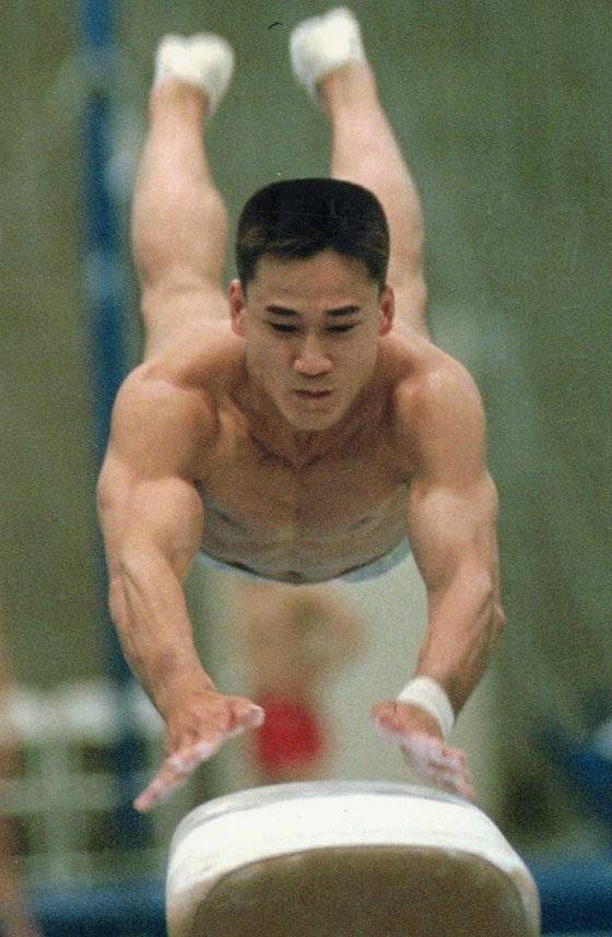 선수 시절 도마의 신이라 불린 여홍철. [중앙포토]