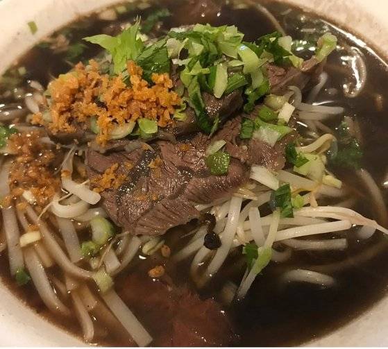 태국 식당 까폼의 소고기쌀국수. 태국 셰프가 직접 조리해 진한 국물이 특징이다. [사진 까폼]