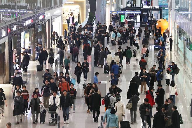 인천국제공항 제2여객터미널/사진=뉴스1DB @머니S MNB, 식품 외식 유통 · 프랜차이즈 가맹 & 유망 창업 아이템의 모든 것