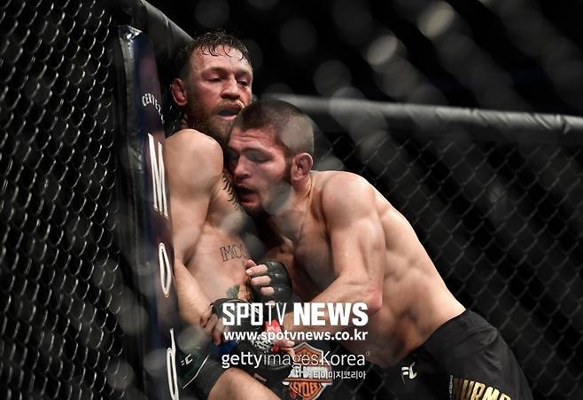 ▲ 코너 맥그리거는 완패를 인정하지 않았다. 그러나 하빕 누르마고메도프와 재대결에 앞서 다른 상대와 붙을 준비가 됐다고 밝혔다.