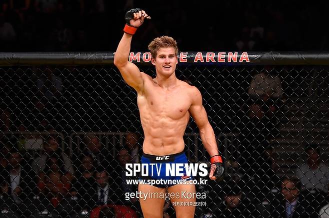 ▲ 세이지 노스컷은 섹시한 몸매와 용모로 여성 팬들 관심을 한몸에 받고 있다.