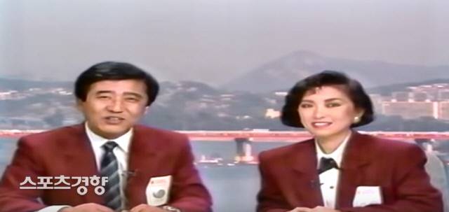 1988 서울 올림픽 중계를 맡은 이창호 아나운서(왼쪽). 방송 화면 캡처