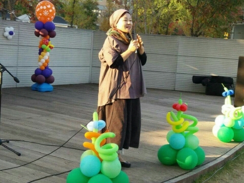 이선녀 시조시인이 문학제 행사에 참여해 시조강연을 하고 있다. ⓒ이선녀 페이스북