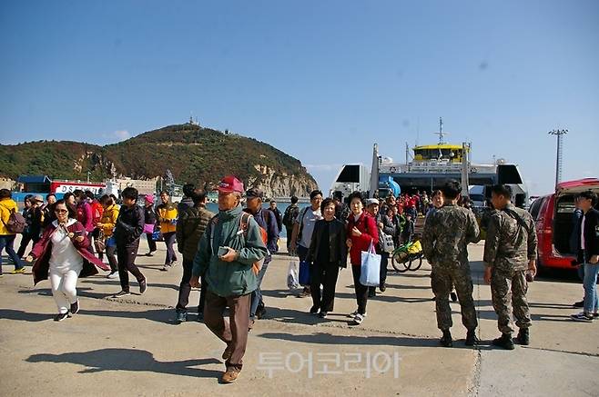 ▲ 백령도를 찾은 관광객들