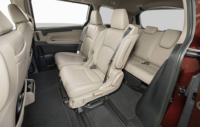 옆으로 움직이는 혼다의 매직 슬라이드 시트. 사진 혼다