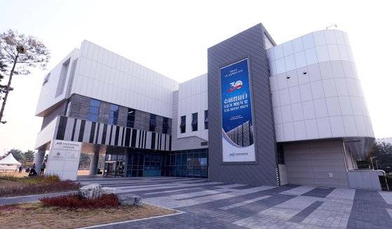 한국과학기술정보연구원(KISTI) 국가슈퍼컴퓨터 5호기 개통식 및 도입 30주년 기념식을 하루앞둔 6일 오후 대전에 위치한 KISTI 모습. 프리랜서 김성태