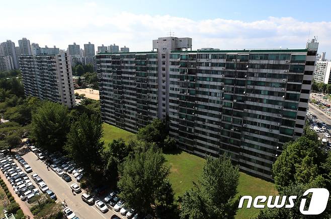 재건축을 앞둔 서울 송파구 잠실 주공5단지 아파트. (뉴스1DB) © News1 구윤성 기자