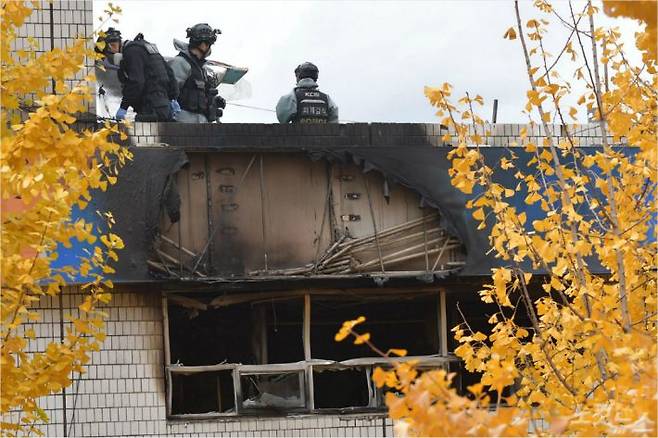 화재 발생으로 7명이 사망한 종로구 국일고시원 감식현장(사진=박종민기자)
