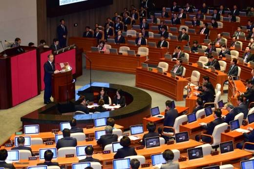 문재인 대통령이 1일 오전 국회 본회의에서 2019년도 예산안 시정연설을 하고 있다./사진=국회사진취재단