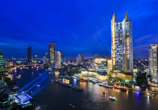 방콕 짜오프라야 강변에 위치한 아이콘시암 쇼핑몰 전경
