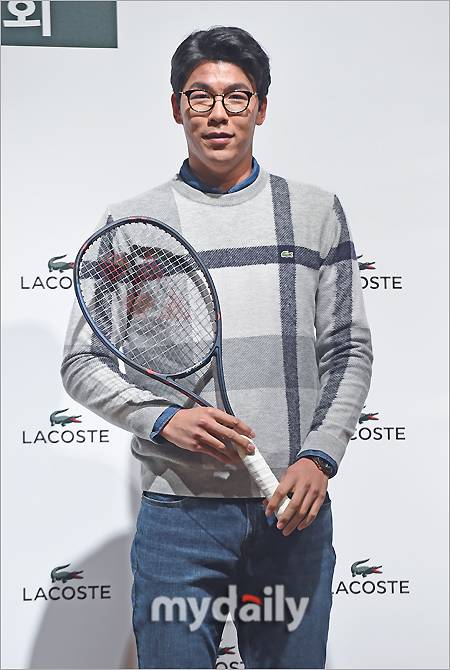 ▲ 정현 '테니스 스타다운 소품'