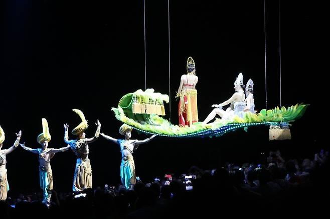 영화감독 장이머우가 연출했다는 `싼야 송성가무쇼'. 이병학 선임기자