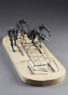 박기웅 작가의 금속소재로 만든 독특한 작품.