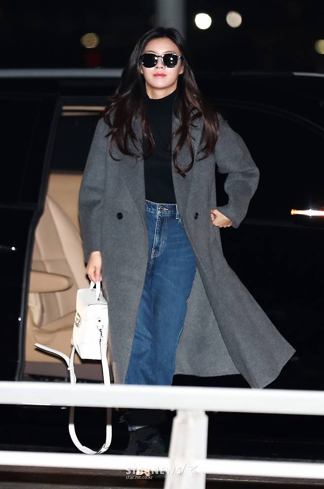 [★포토]이선빈 '카리스마 넘치는 출국길'