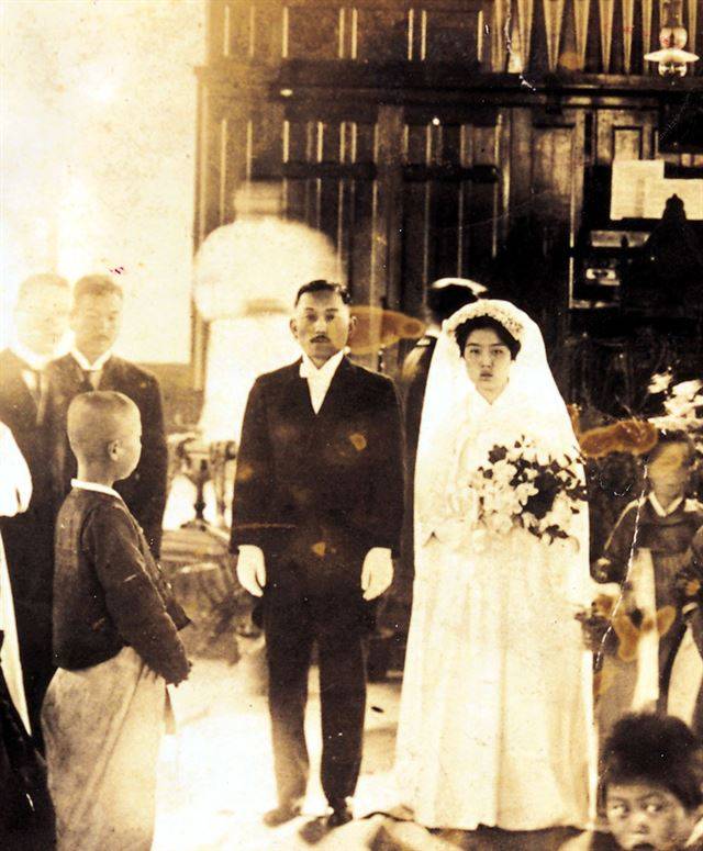 1920년 나혜석은 변호사 김우영과의 연애결혼으로 뜨거운 화제를 모았다. 한국일보 자료사진