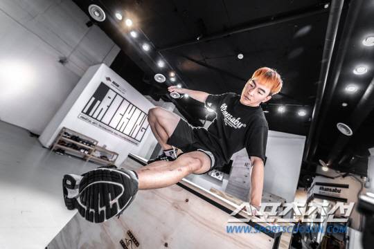 최해솔 한사부 오리지널 스튜디오 코치.