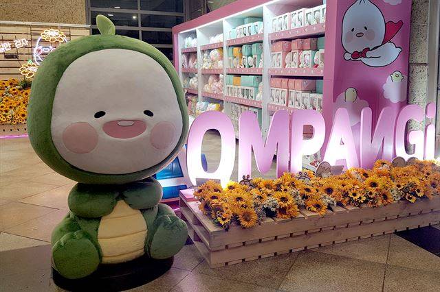 롯데백화점에서 열린 '옴팡이' 팝업스토어. 더웍스컴퍼니 제공