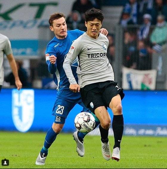 독일프로축구 보훔 미드필더 이청용(오른쪽). [보훔 인스타그램]