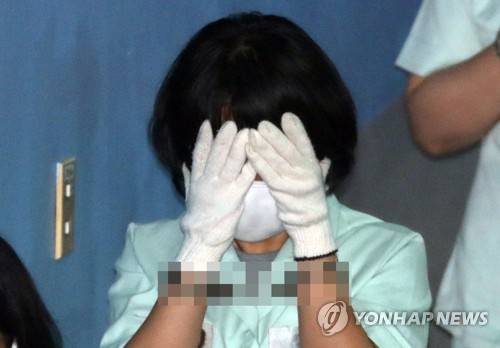 지난 7월 법원으로 향하는 최유정 변호사 [연합뉴스 자료사진]
