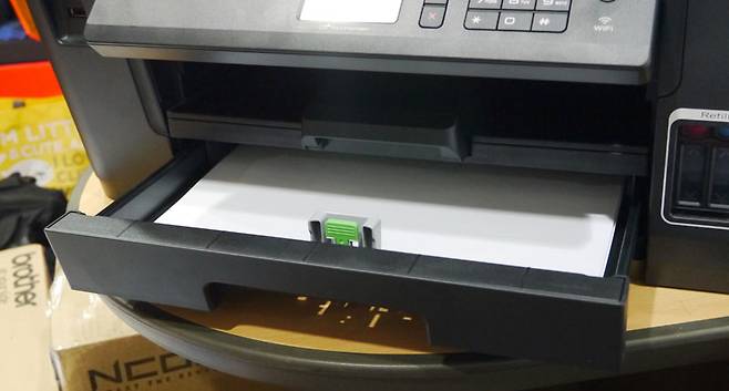 A3 용지를 표준 용지함에 적재한 상태